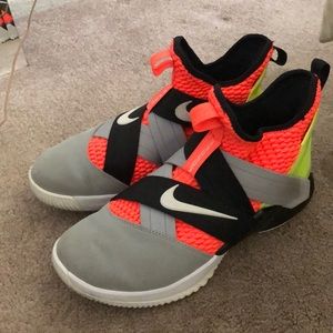 Lebron Soldier XII 12 basketball shoes